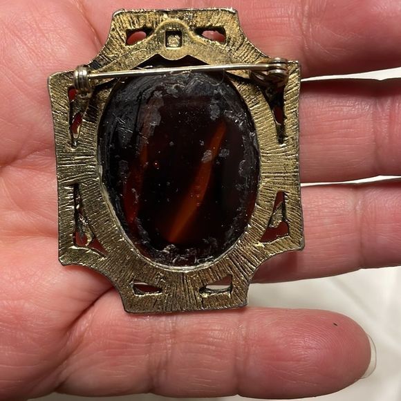 Vintage Intaglio Brooch - Picture 2 of 2